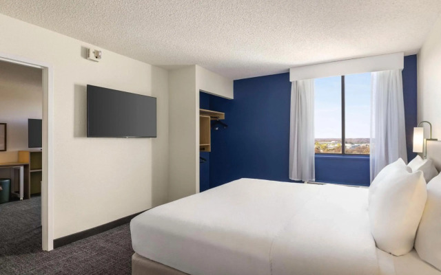 Spark by Hilton Germantown Washington DC North