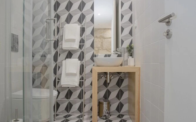 Liiiving - Charming Downtown Delight II