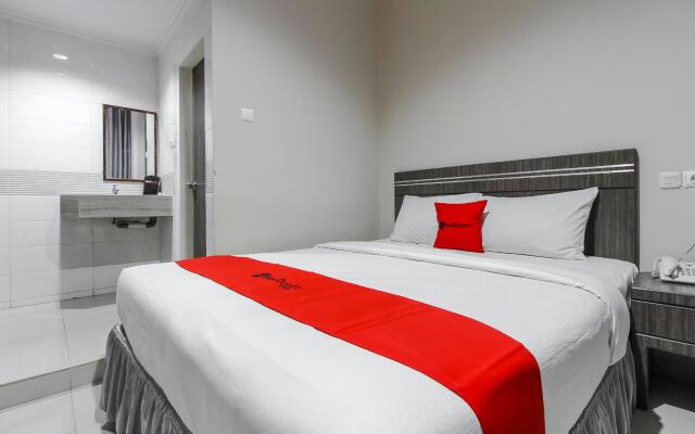 RedDoorz Plus Syariah @ Jalan Sriwijaya Medan