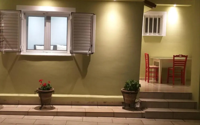 Vicky's place,near Athens airport