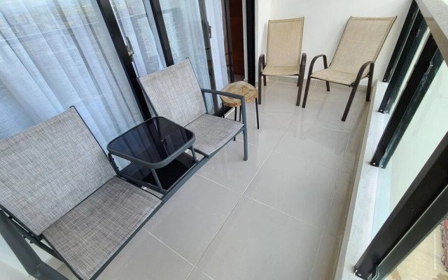 Torre de lujo con piscina y seguridad