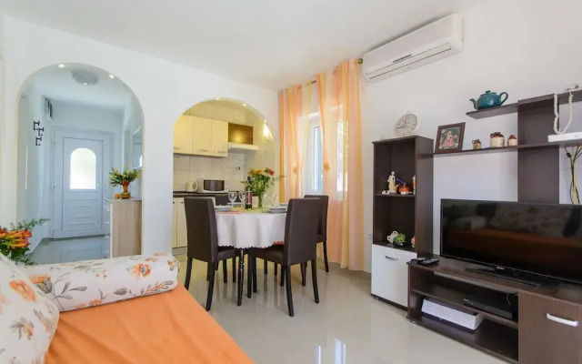 Holiday home Mirjana