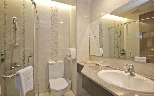 Renyi Lake Hotel