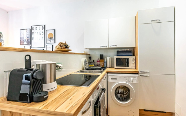 COZY + TRENDY by JR City Apartments