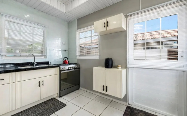 2br2ba Home w Private Pool Close 2 Beach BBQ