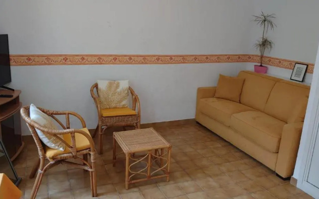 Studio climatisé à proximité des plages et des commerces