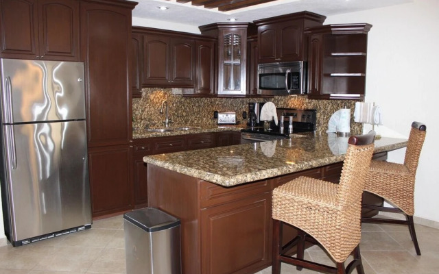 Sonoran Sky 1BR 306 by Casago