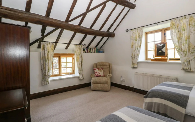 Lower Court Byre