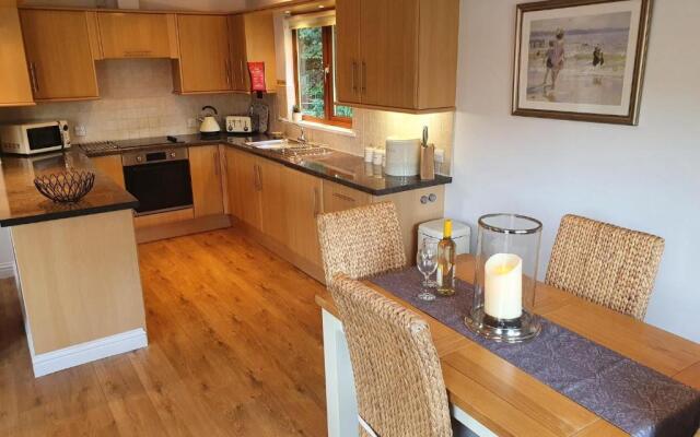 Stunning 2 Bedroom Pet Friendly Lodge