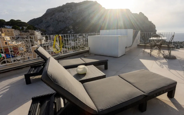 Rooftop Luxury Apartment