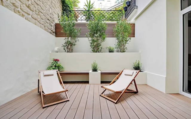 Charming Aptt With Patio - 2bd/4p - Monceau Park
