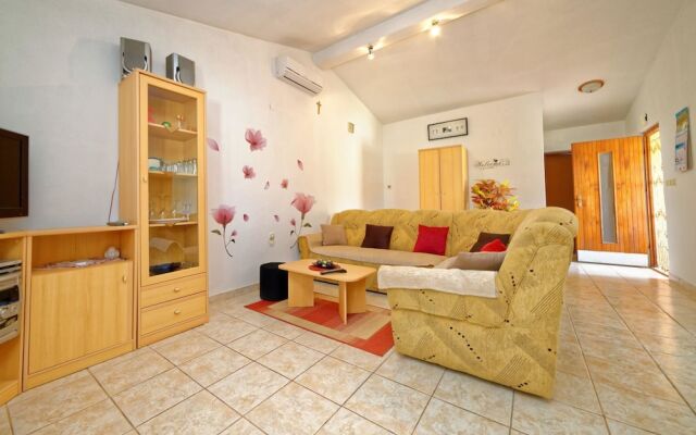 Apartment Mirijana Stinjan / One Bedroom A1