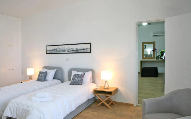 Corina Suites and Apartments