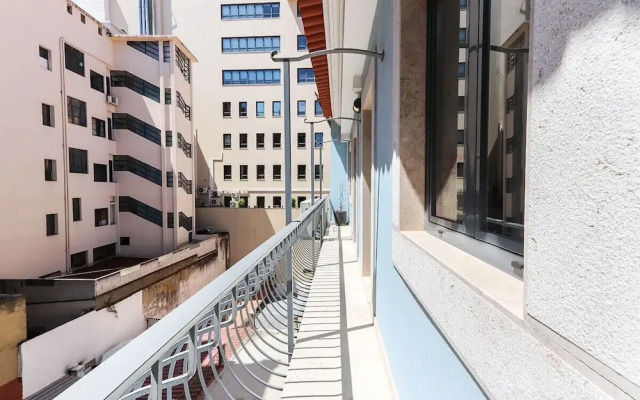 JOIVY Bright and spacious 2BR Apt w/ terrace, 5 mins from Avenida da Liberdad