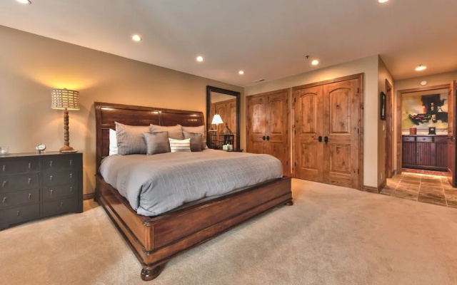 Deer Valley Stonebridge 12