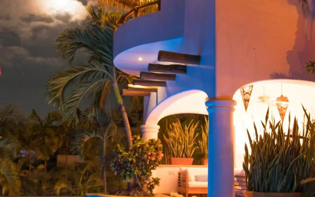 Mi Otra Casa - Adults Only