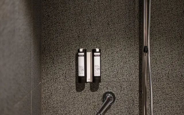 Spotless Braddon Studio With Accessible Bathroom