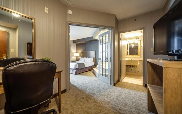 Monte Carlo Inn Airport Suites