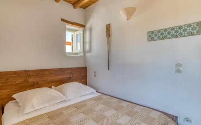 Fýsi House - Cuteness & Nature