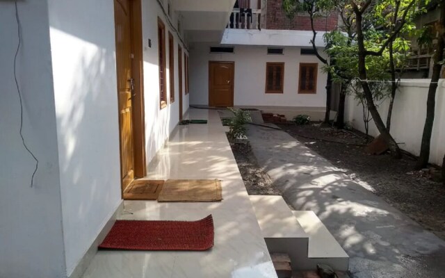 Goroomgo Manipur House Imphal