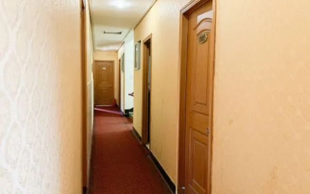 Huazhou Baiyun Apartment