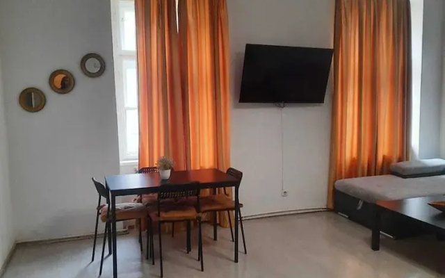 Budget 2BR Apartment For Extended Stay