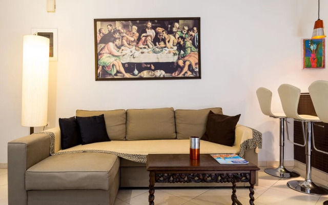 Downtown Apartment for 4 in Plaka