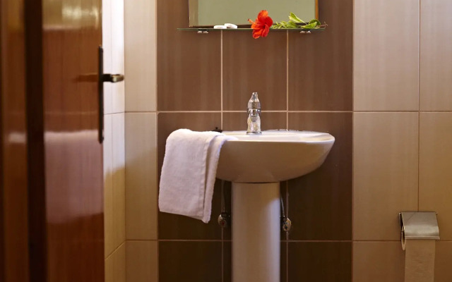 Eleaterra Hotel