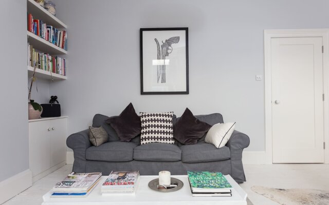 2 Bedroom Flat in Kensal Green