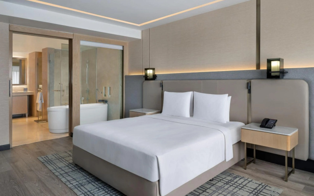 Courtyard by Marriott Mumbai International Airport – Guest Rooms – Mumbai