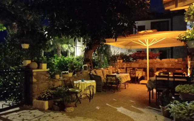 Yukser Hostel