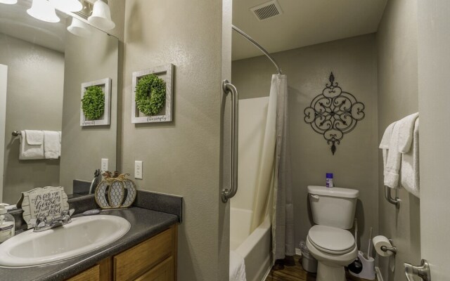 Vinyards 2954 Unit 5 3 Bedroom Condo