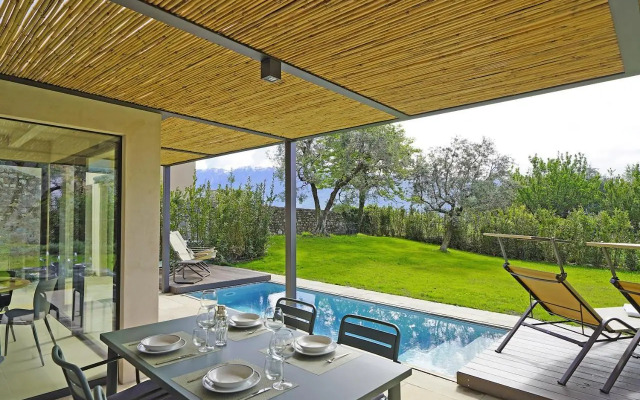 Pelaca 1931 Small Villa with Minipool