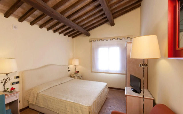 Sovana Hotel & Resort