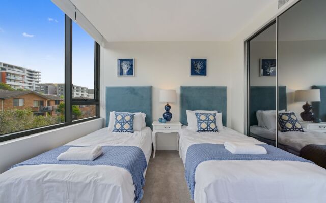 New Luxury Apartment Walking to Shops & Cinema