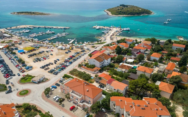 Mobile Home Rock Samphire 2