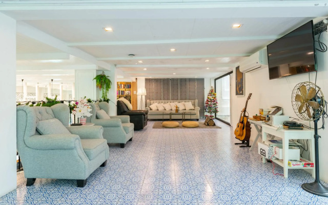 White Ivory Bed & Breakfast