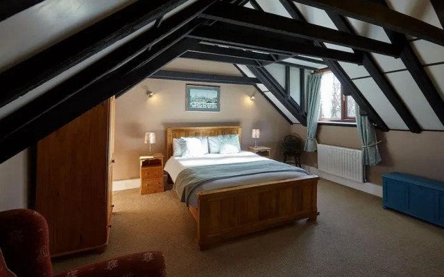 Host Stay Larpool Mews Holiday Home