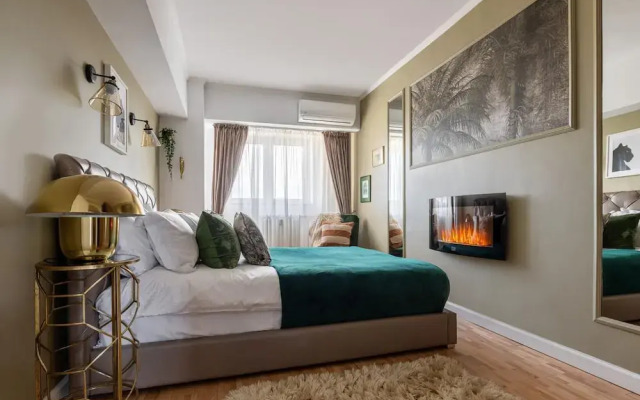 Bagheera and Mowgli in Bucure ti