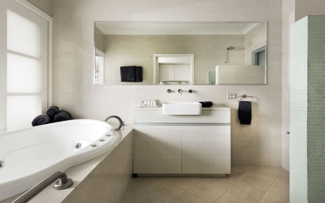 Mangrove Hotel