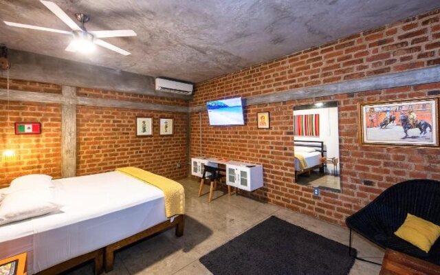Piñata PV Hotel