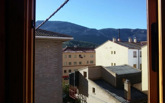 Apartment With 3 Bedrooms in Montalbán, Teruel, With Wonderful Mountai
