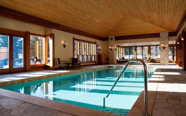 Obsidian 7 Deluxe 5000 sq ft House, Private Jacuzzi and Movie Theater, Close to Eagle by RedAwning