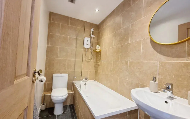 Spacious Family Home In Glasgow
