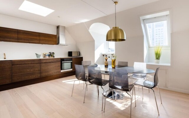 210sqm Lux Penthouse, City Centre-next to Tivoli