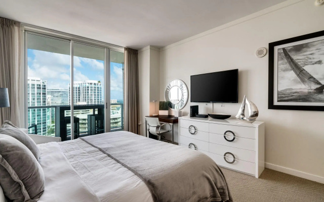Ocean, Marina & City View Studio + Balcony #2