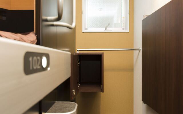 Ryoma Higashiazuma - Hostel