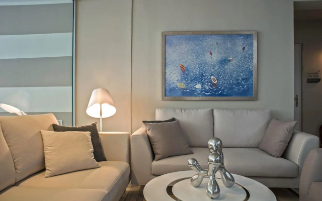Swell Boutique Hotel