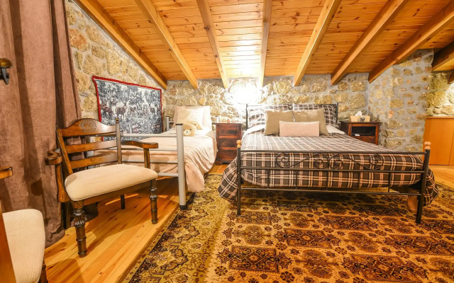 Petrino Lodge