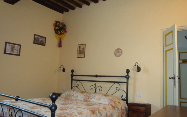 Bed & Breakfast Lucca Fora